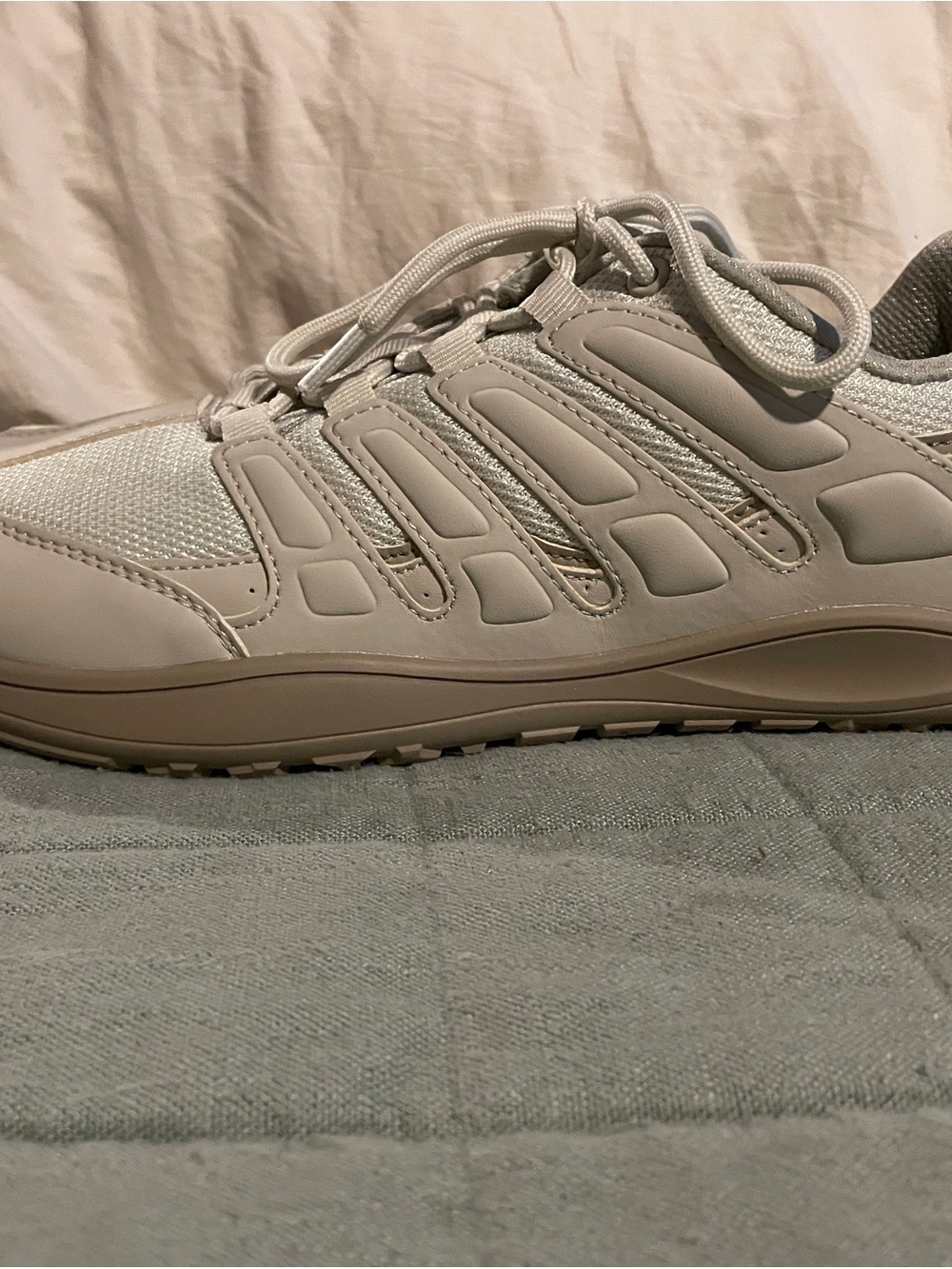 Men's Casual Lace-Up Sneaker in Light Beige